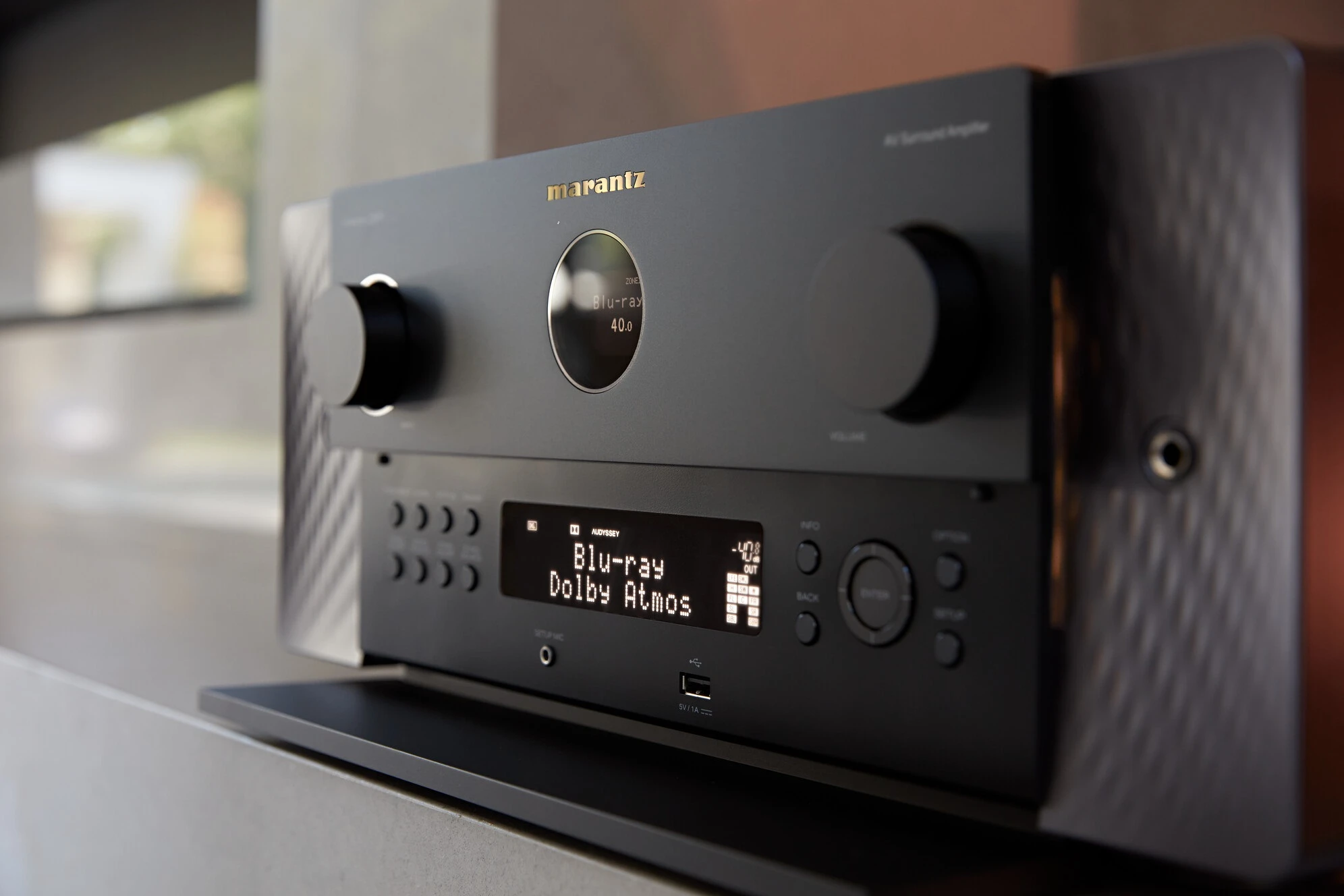 Surround sound systeem